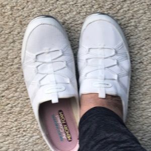 Women’s Skechers flex with air-cooled memory foam size 9.5